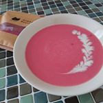 北海道赤ビーツパウダー( ´ー`) 無農薬栽培の北海道産赤ビーツを、小麦粉レベルまで粉砕した滑らかなパウダーだから溶けやすくて料理に使いやすかった♪ ☑️ビシソワーズ☑️バナナヨーグルトスムージー…のInstagram画像