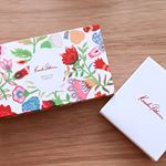 .ケサランパサラン ブライトヴェール❤️.固形練り状タイプのファンデーション。シミやくすみを光で飛ばしてカバーしながら透明感のあるツヤ肌に！😍.練り状だけどのびがいいので厚ぼっ…のInstagram画像