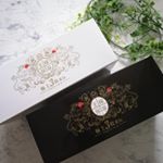 ✴️王様保湿ボックスティシュ白黒三枚重ね130組✨保湿成分は、グリセリン、ソルビット配合😁見た目もカッコいいデザイン‼️なんとも、言えないこの手触りティシュ🌺柔らかくてふかふかしてるよ～💜…のInstagram画像