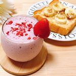 お腹の健康のために、毎朝の朝ごはんに気を遣っていますꕤ｡:°ஐ♡*フルーツヨーグルトスムージーやバナナ、青汁やナッツなど、フルーツ、食物繊維、ヨーグルトは積極的に取るように心がけています໒꒱· ﾟ…のInstagram画像