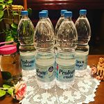 最近、毎日飲んでいる美味しいお水😊💖 セルビアで医師がすすめる、健康をサポートする高アルカリ、軟水「プロロムヴォーダ」が2019年2月ついに厚生省の認可を得て、日本へ入ってきました。 ・pH値が8,8…のInstagram画像