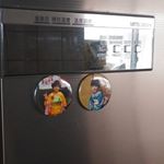 ·#みんなのバッジ おばあちゃんの家の冷蔵庫にマグネットタイプあげました☺❤·ばあちゃんは、ほとんどの時間キッチンにいるので、いつも見える冷蔵庫に貼ることで、良いわぁ～♪♪って喜んでた👍😍·…のInstagram画像