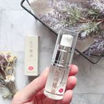 乾燥が酷い方へ。全身OKの生椿油﻿﻿﻿生の椿油　　15ml　﻿﻿﻿﻿手のひらに少量だして﻿🔘乾燥したお肌﻿🔘髪の毛に馴染ませるだけ﻿全身に使えるから、これ一本で…のInstagram画像