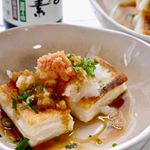 *森のきのこ倶楽部　うま香つゆの素万能つゆを使ったアレンジレシピ揚げ餅のみぞれがけ胃もたれ回避のため米油で揚げました。麺つゆが甘めだったので明太子をトッピング甘味と辛味…のInstagram画像