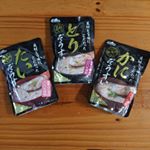あたためるだけですぐに食べられるおいしいレトルトパックのぞうすい🎶かにぞうすい、たいぞうすい、とりぞうすいの3種類‼️具材の旨味にこだわったぞうすいなんですよ～具財の風味がよくやさしい味わ…のInstagram画像