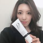 PLUMIU(プルミウ)LAMELLAR OIL IN GEL CLEANSING☆.ラメラ構造×天然スクラブが特徴のオイル入りのクレンジングジェルです。天然由来のこんにゃくスクラブで…のInstagram画像