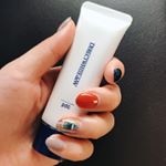 お化粧しながらスキンケア^ - ^めんどくさがりな私にはとっても魅力的な商品💫使用した感想。伸びも良く適度にシットリしてて肌のトーンもワントーン上がる👍ただ私は極度の冬季は乾燥肌😭数時間後…のInstagram画像