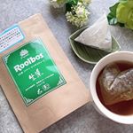 *.•*’...生葉（ナマハ）ルイボスティー*.+•*.. ....生葉（ナマハ）ルイボスティーは、蒸気を使うことであえて発酵を止める、日本の緑茶のような製法でつくられた特別な…のInstagram画像