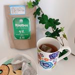 オーガニック　生葉（なまは）ルイボスティーを飲んでいます🍃オーガニック認証を取得した最高級グレードの茶葉を100%使用。スッキリとした味と、紅茶のような香りで美味しくて飲みやすい🌸…のInstagram画像