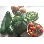 🥦#沖縄の野菜たち 🥒自然農法生産者団体「大宜味農場」で採れた「夏野菜」が届きました～😍 沖縄では1月、2月が旬の収穫時期なんですって。海が近いので#ミネラルたっぷり の#健康野菜 。…のInstagram画像