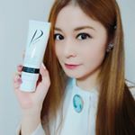 W洗顔不要のメイク落としジェル˙˚ʚ♥ɞ˚˙スクラブがとっても気持ち良かったです🥰柑橘系の香りがして癒されました！🍊🏵・・洗い落とすとお肌がふっくらすべすべ😍❣️ 動画頑張ってみま…のInstagram画像