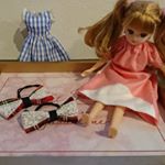 新学期に向けて、図書袋とか、着替え袋、シューズ袋など大物を作らないといけない時期になってきました！そんなときに心強い味方‼️ 水に強い布用両面テープ💗給食袋とか、コップ袋とか、何枚も作らないといけ…のInstagram画像