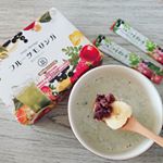 マイナチュラの『フルーツモリンガ』を寒い冬はホットで飲んで身体を温めよう！☃️❄️ ということで、温めた豆乳200mlにフルーツモリンガ1本を少しずつ混ぜながら溶かして、スライスしたバナナ数切れと…のInstagram画像