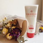 barbie_s324バレンタイン用にお友達に作ったチョコレートブーケ💐と一緒にトリートメントも一緒にプレゼントしたら絶対喜ばれるよね❤️ #バランローズヘアエッセンスオイル #バランローズノン…のInstagram画像