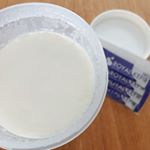 ロイヤルユキさまのケフィアヨーグルトスターターセットを使って作ってみました。牛乳にロイヤルケフィアプロ（ケフィアヨーグルトたね菌）を入れて約25度で24時間。ヨーグルトみたいにたね…のInstagram画像
