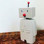我が家に可愛いBOCCOくんがやってきました！これ、お留守番見守りロボット。お腹についてる◯ボタンを押して喋ると、喋った言葉がメッセージでアプリに届きます！日本語変換が多少おか…のInstagram画像