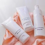 ヘアケアアイテム『enim（エニム）』★★★★☆ 表参道のトップサロンと共同開発のヘアケアアイテム。シャンプー、コンディショナー 、アウトバストリートメントを使用しました。水晶石から作…のInstagram画像