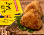 焼きおにぎり作ってみました〜💕💕💕﻿﻿﻿『アサムラサキのかき醤油』を使って😋♫♫♫﻿﻿﻿こちらのかき醤油は、広島の新鮮な牡蠣のうまみエキスと醤油を合わせた高級濃厚つゆなんです✋…のInstagram画像