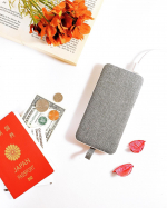 スマホで写真を沢山撮るので、モバイルバッテリーは必需品。・［株式会社オウルテック］モバイルバッテリー・とにかく見た目が良い。ファブリック生地なの！これに出会う前は、コンビニで買…のInstagram画像