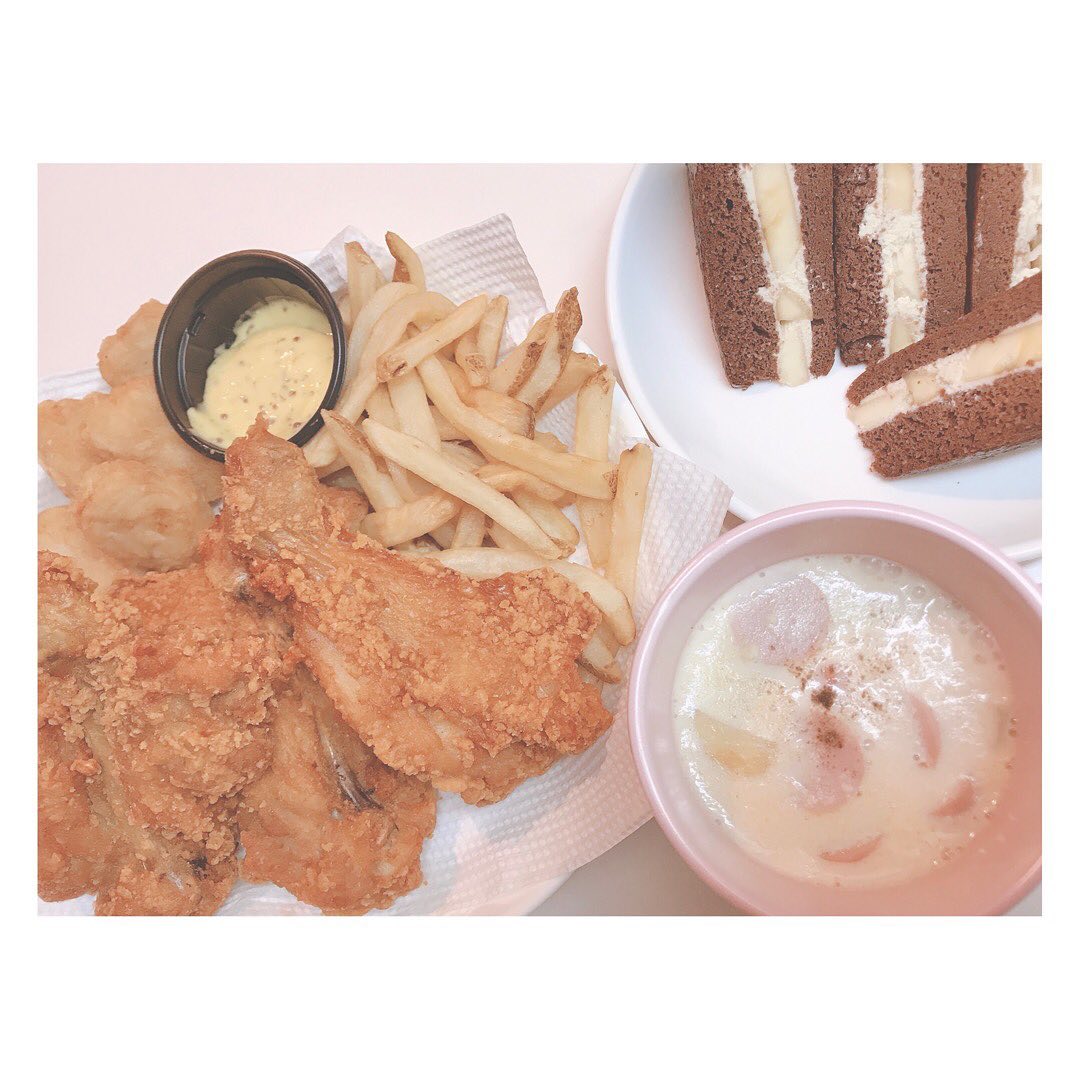 口コミ投稿：*少し早いバレンタインを過ごしました🥰ウーバでチキンを頼んだらクリスマスみたいだ…