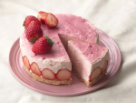 *#m_mamaモニプラ*#ビーツパウダー を使ってレアチーズケーキを作りました💕*ほんのりピンク色の生地に、1番上だけ、少し濃いピンクにしました。*春にぴったりな…のInstagram画像