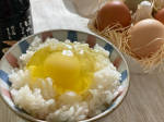 The 北海道ファームさんから幸せの卵かけご飯のセットをいただきました！私自身卵が大好きのなので、本当に嬉しかったです♥️ギフトの中に入っていたこちらの卵はクリーム色の黄身が特徴的で、栄養…のInstagram画像
