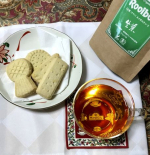 TIGER 生葉（ナマハ）ルイボスティーは、蒸気を使うことであえて発酵を止める、日本の緑茶のような製法でつくられた特別なルイボスティーです。わが家ではすっかり定番のお茶になった生葉ルイボスティーは…のInstagram画像
