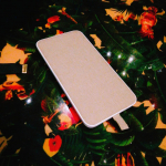 #オウルテック #モバイルバッテリーファブリック生地を使った珍しいモバイルバッテリーです。#ファブリック生地 を使うことによって電化製品のクールな印象が、リラックス感のある印象に( ꈍᴗꈍ…のInstagram画像