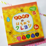 ..＿＿＿＿＿＿＿＿＿＿.銀鳥産業株式会社様からモニターさせて頂きました！！ ✿さんかくのはちみつクレヨン✿材料にミツバチの巣より採取されたミツロウを使用したクレヨンです！色は６色で、…のInstagram画像