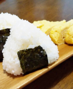おにぎりだいすき！子供たちも朝はパンよりおにぎり派です🍙❤️.いっぱいたべて大きくなーれ！..#クリンスイ #Cleansui #おいしいごはん #クリンスイでおいしい…のInstagram画像