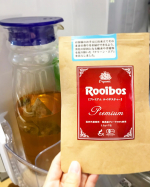 ..オーガニック・プレミアム・ルイボスティー☕️.ルイボスティーの中でも、オーガニック認証を取得した最高級グレードの茶葉を100％使用。遠赤焙煎で香りを高めたルイボスティー茶葉を、…のInstagram画像