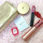 コスメポーチ公開しちゃいます😄✨﻿﻿﻿そして、その中から今回のおすすめは、美容液「ナールスリッチ」⭐️﻿﻿﻿ナールスリッチはナールスゲンを推奨濃度配合した美容液だよ💕﻿﻿…のInstagram画像