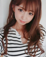 簡単にセルフエクステが自宅でできちゃう🐰🌸 エクステスルって言うの🥰1箱に毛束が5本入ってます🌿装着も簡単で、ズレないの🌿気分転換にもなります🌿髪伸ばしたいから、助かり…のInstagram画像