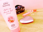 ..妊娠中はとくに乾燥する気がして匂いは敏感にならんかったから、いろんなハンドクリームを使いわけてた🧸🎀最近は、leivyのハンドクリーム💓パッケージから入ったけどさら…のInstagram画像