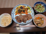 今日は久々にいろいろ頑張れました ☆ダイニングを掃除 まだ物が多いけど、とりあえず机の上とダイニングキッチンの上の物を片付け拭き掃除しました ☆洗濯機の掃除(←まだ途中)洗濯槽クリーナーで槽洗…のInstagram画像