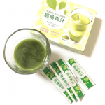 島桑青汁飲んでみました𓂃 𓈒𓏸𑁍野菜不足を補うだけの普通の青汁じゃないっ糖質が気になる方向けに開発された青汁。沖永良部島でしか育たない「シマ桑」という桑の葉を使用しています。食前に飲む…のInstagram画像