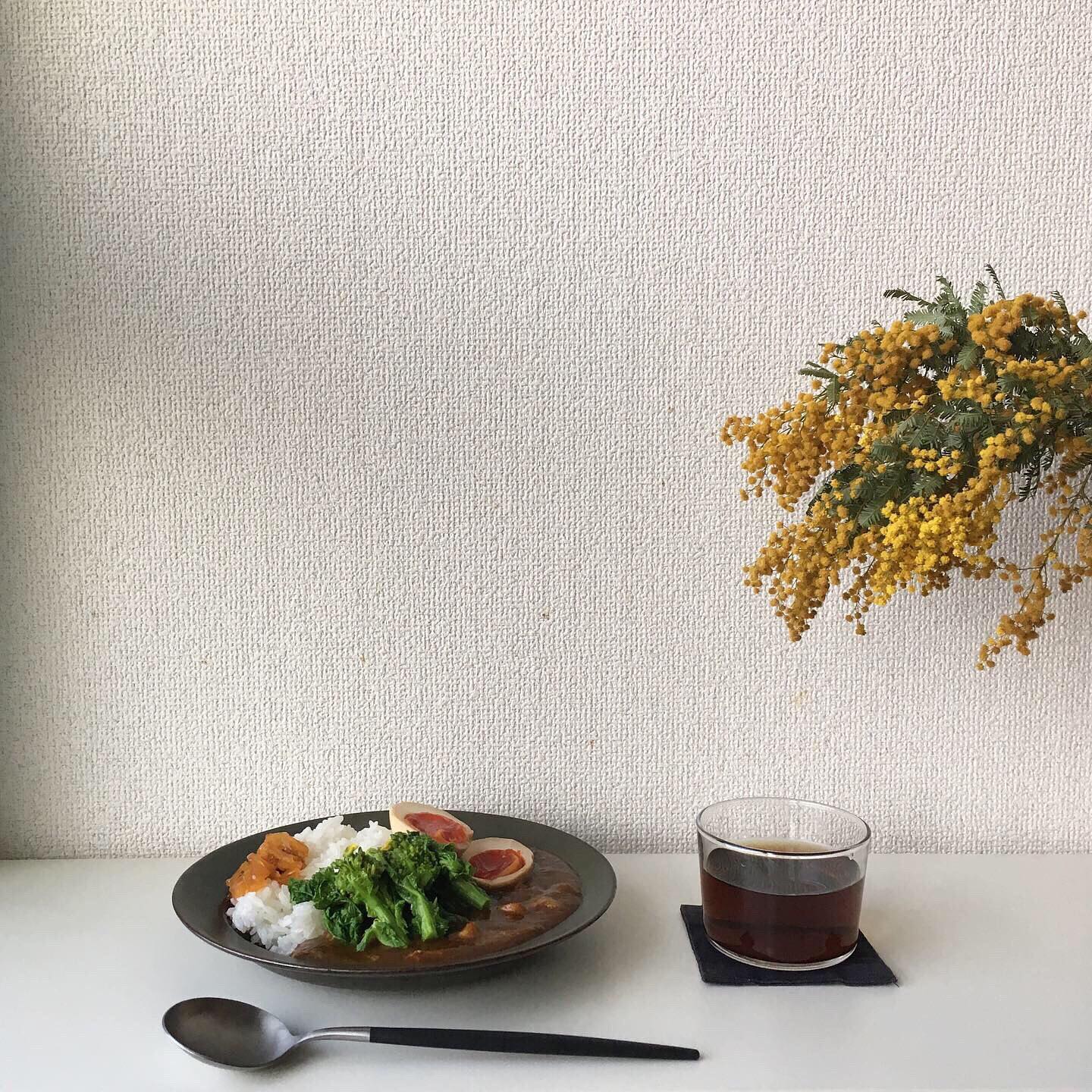 口コミ投稿：😋休日の朝食😋 🍛カレー🍛 &☕️リソウデトックティー☕️ カレーは一晩寝かしてあるから美…