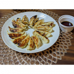 ⋆⋆カラダづくりやダイエット中の人にめちゃくちゃオススメの餃子🥟#マッスルギョーザ.タンパク質1.5倍カロリー50%カット脂質88%カット糖質50%カット.…のInstagram画像
