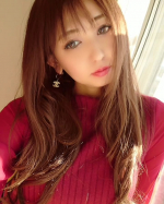 エクステを自宅で簡単に🥰エクステスル🤗不器用なわたしでも簡単に装着出来ちゃう✨マジックテープ式なんだもん☀ アレンジヘアも出来るし、可愛い髪型ができちゃう🥰気分転換にもいい…のInstagram画像