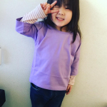 u0040nissen_kids_official 様のビッグシルエット五分袖Tシャツです。身長約100cm体重約15kg4歳に110サイズを着せました。まだ3月なので中にリブの長袖を着…のInstagram画像