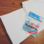 白衣の裾あげ！仕事で白衣を着るようになって足の長さが合わないまま着ていたんだけどやっと仕事も落ち着いて裾あげできた♪白衣の生地ってしっかりしていて手縫いは厳しく...ミシンは面倒で..…のInstagram画像
