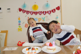 「1歳のお誕生日！大人と同じ！？野菜のお寿司でお祝い」の画像（1枚目）