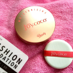 〜お届け物〜アクシス様ジョイココBBクッションファンデションイベント中止になってしまったので残念に思ってたら、現品送ってくださいました❗️ くすんだ肌がパッと明るくなる！軽い塗り心…のInstagram画像