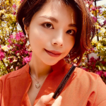 リトルレディリュクスのオールインワンルージュ💄✨ 5番のヌーディーレッドだよ💋なんと1本で、ティント、グロス、リップカラー、リップバーム、美容オイル、SPF22PA++の６機能🥺とにか…のInstagram画像