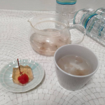 今年はお花見にも行けなさそうだなと、岩深水で淹れた桜茶と、さくらんぼのスイーツで、おうちで花見気分を味わってみました😊岩深水は原水の美味しさをそのまま、できる限り手を加えずに常温充填した、貴重な非…のInstagram画像