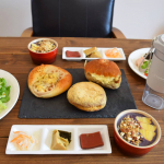 *ビタントニオでアサイーボウル♡に、加えてパン♡買いすぎ食べすぎやった🤣いつもアサイーはハンディブレンダーやってんけど今回は氷も出来るビタントニオさんのブレンダー！あっ…のInstagram画像