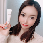 ハクアージュを使い始めてみました😄⭐️﻿﻿﻿これ実はクリニックが推奨している美白クリームなんです🎵﻿﻿鈴木紗理奈さんもご愛用中らしいからこれは期待大✨✨﻿﻿﻿ハクアージ…のInstagram画像