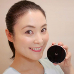 4月22日に日本限定発売の新商品、ミシャ「Ｍ クッションファンデーション（ネオカバー）」を一足お先に使っています😊.大人クッションファンデシリーズに新登場したネオカバーは、光をまとう透明肌✨…のInstagram画像