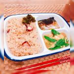 .🧡楽弁🧡..とある日の#今日の晩ご飯✩︎タコ飯✩︎さばの西京焼き✩︎スナップエンドウの卵とじ✩︎味噌汁楽弁で和食さば弁当🍱..おうちでのお弁当、す…のInstagram画像