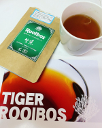 これこれー！TIGER生葉（ナマハ）ルイボスティーこれをいれてると、においにつられて「コマも！」って言ってくるwジュースよりお茶好き娘だから茶への反応が素早いのか、このルイボスティーの…のInstagram画像